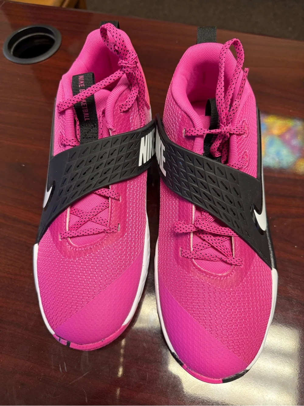 NWOT Nike Team Hustle D 12 Laser Fuchsia Basketball Shoes Big Kids 7Y